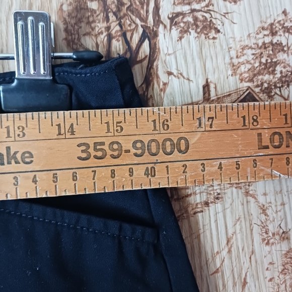 St.Johns Bay Black Bermuda Shorts Size 8  Tall - Picture 4 of 7